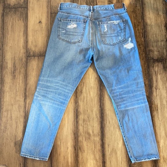 American Eagle Outfitters - Picture 3 of 7